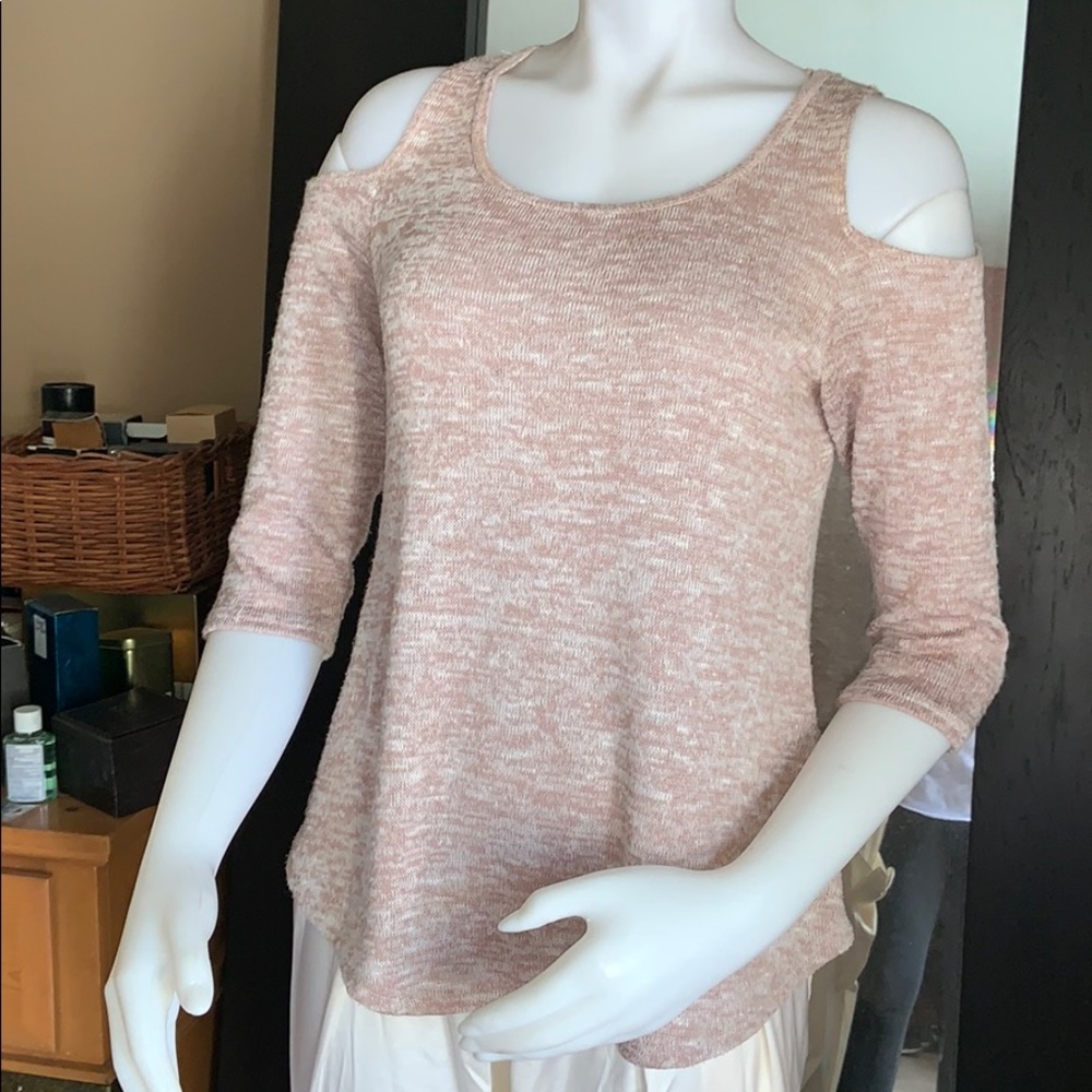 Evolve LA cold shoulder sweatershirt3/4 sleeves s